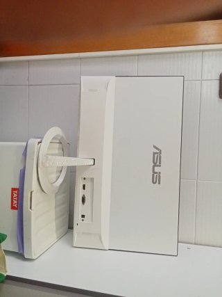 Monitor Asus Negro y Blanco