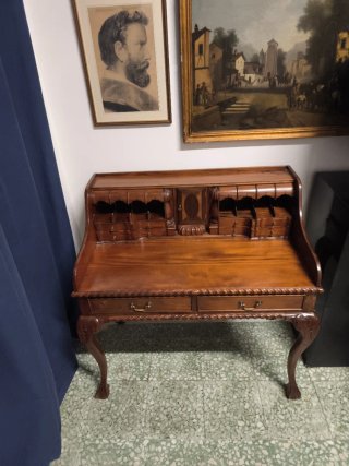 Antiguo escritorio Chippendale de caoba