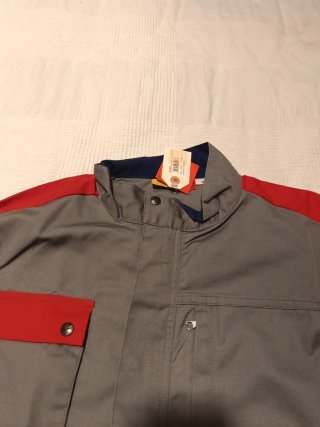 Chaqueta de trabajo gris y roja