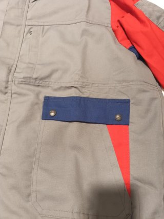 Chaqueta de trabajo gris y roja