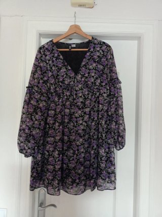 Vestido verde con cremalleras