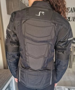 Chaqueta de moto negra