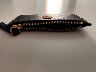 Monedero tarjetero Tommy Hilfiger negro y dorado