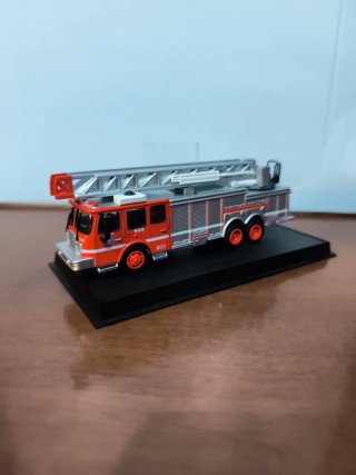Modellino Camion Vigili del Fuoco E-ONE HP-100