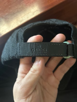 Gorra Gucci Negra con detalles verdes