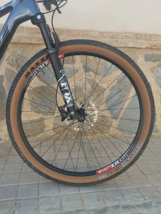 Bicicletta KTM Scarp Elite taglia M (telaio in carbonio)