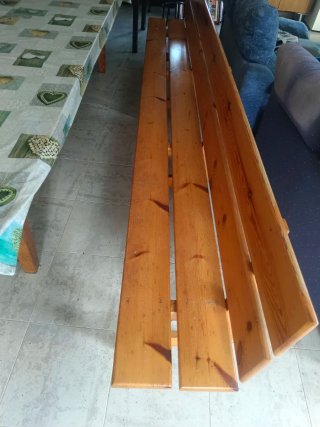 Mesa comedor y bancos madera pino