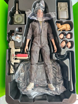 Ellen Ripley Alien Hot Toys MMS366