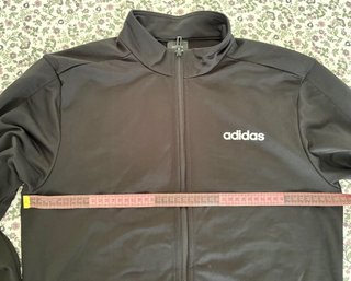 Chaqueta deportiva Adidas negra