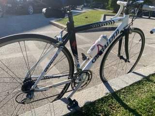 Bicicleta de carretera Specialized blanca mujer