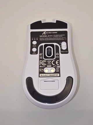Attack Shark Mouse Gaming Bianco + Base Ricarica