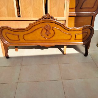 Cabecero de cama de madera (I)