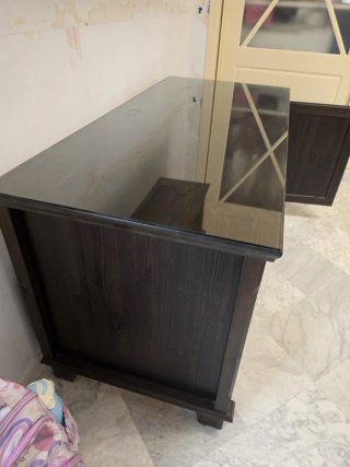 Escritorio madera con tapa cristal