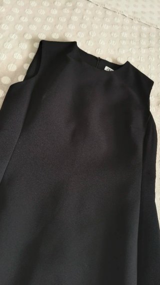 Vestido negro sin mangas
