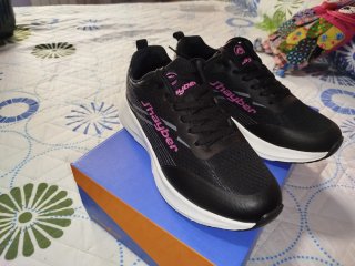 Zapatillas Jhayber Negras y Rosas