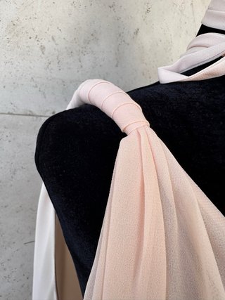 Blusa de gasa rosa , con tirantes ideal para veran