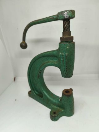 Torchietto per bottoni