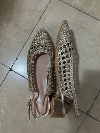 Zapatos Jalters Dorados Talla 40