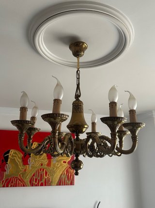 Lámpara de techo dorada y cristal