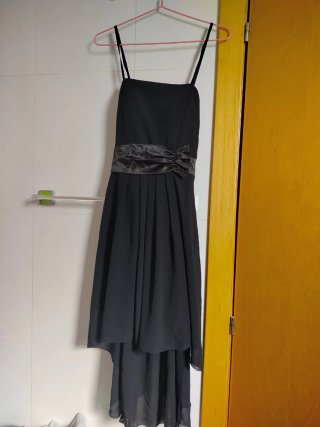 Vestido negro elegante con fajín Talla S