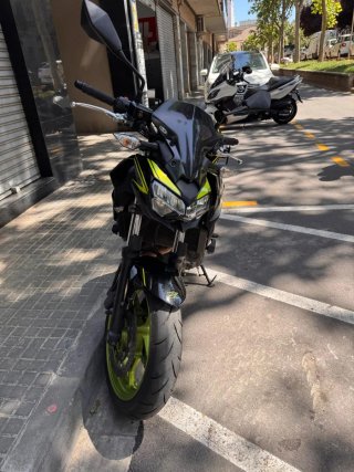 Kawasaki Z650 Negra y Verde