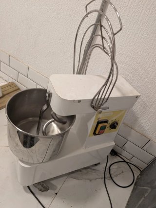 Amasadora Espiral Italiana 10L Monofásica
