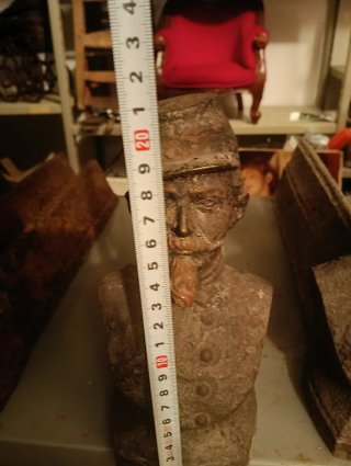 Busti militari in metallo, alari caminetto, statue