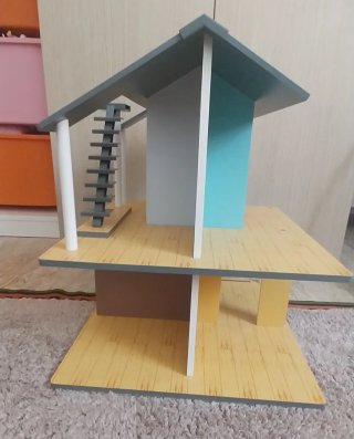 Casita de madera Lidl y muebles de muñecas