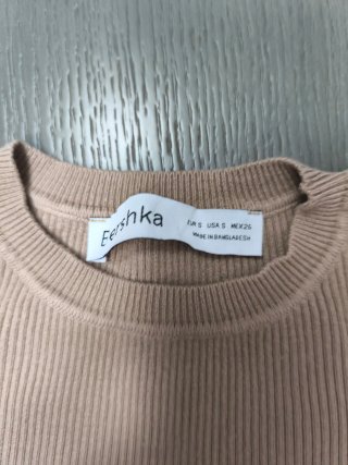 Jersey Bershka fino beige talla M