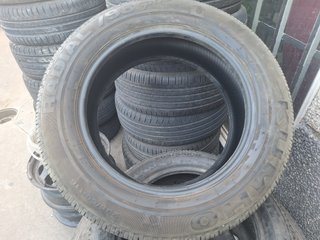 235 60 R18 103H Kumho - 1 neumático sin uso.