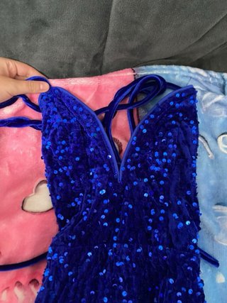 Vestido de fiesta azul brillante