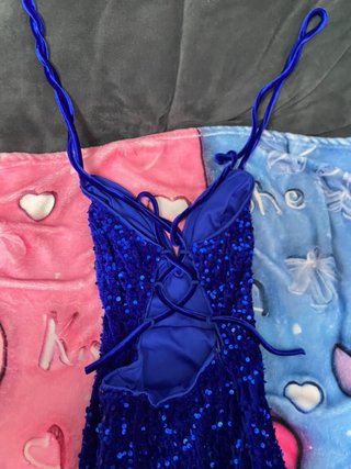 Vestido de fiesta azul brillante