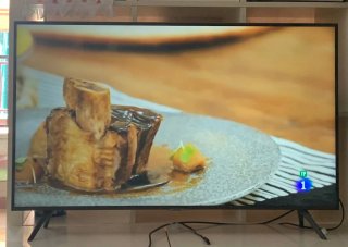 Samsung 43” 4K Smart TV AU7100 + Mando