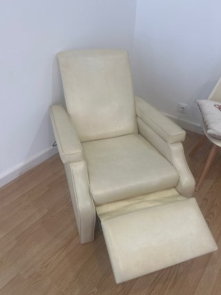 Poltrona reclinabile beige in pelle