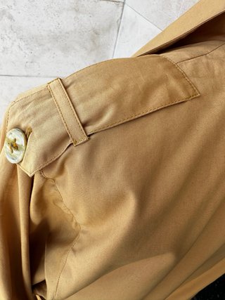 Conjunto falda pantalón y chaqueta camel
