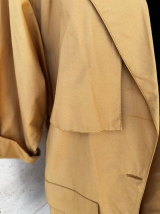 Conjunto falda pantalón y chaqueta camel