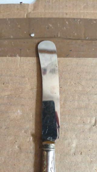 Coltello Manico Argento Lavorato