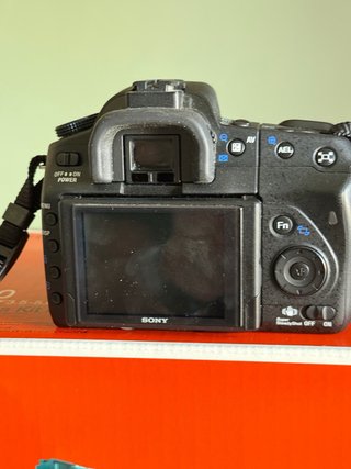 Sony Alpha 300 DSLR-A300K Kit, Con vari accessori