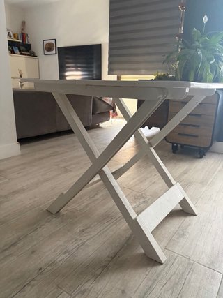 Tavolo pieghevole bianco in plastica