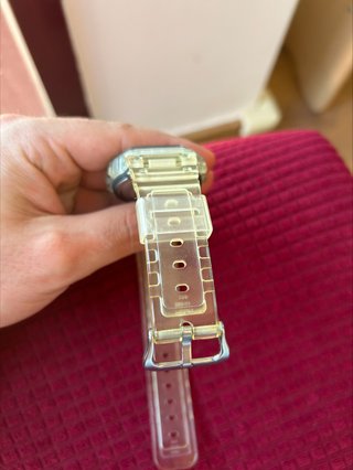 Reloj Casio G-Shock DW-5600SKE Transparente