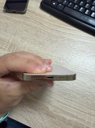 iPhone 13 Pro Oro. Batteria al 100%.