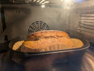 Olla de hierro fundido para hacer pan.