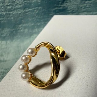 Brincos Pandora Dourados com Pérolas
