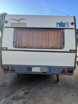 Caravana de menos de 750k,con su documentación..