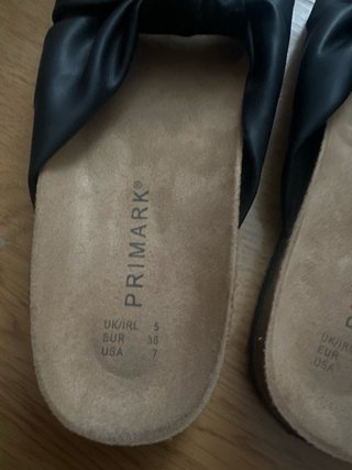 Sandalias planas nudo negras Primark Talla 38