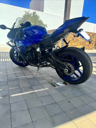 Yamaha R1