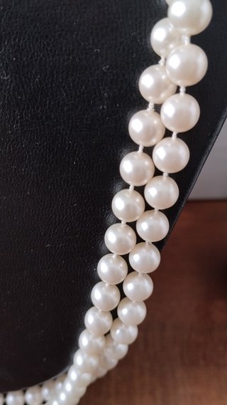 Collar muy largo multiposición de perlas falsas