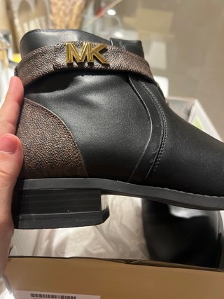 Botines Michael Kors Negro y Marrón