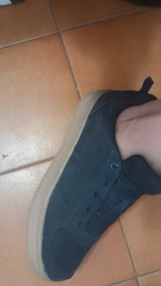 Zapatillas deportivas azul y beige