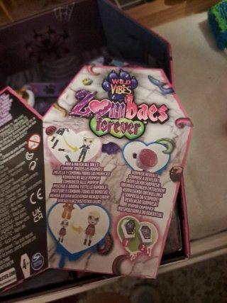 Muñecas zombie